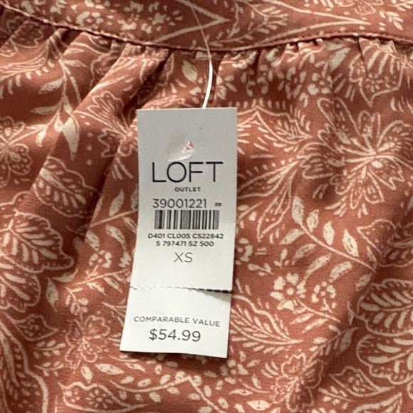 LOFT Blush Rose Patterned Blouse - Picture 6 of 8